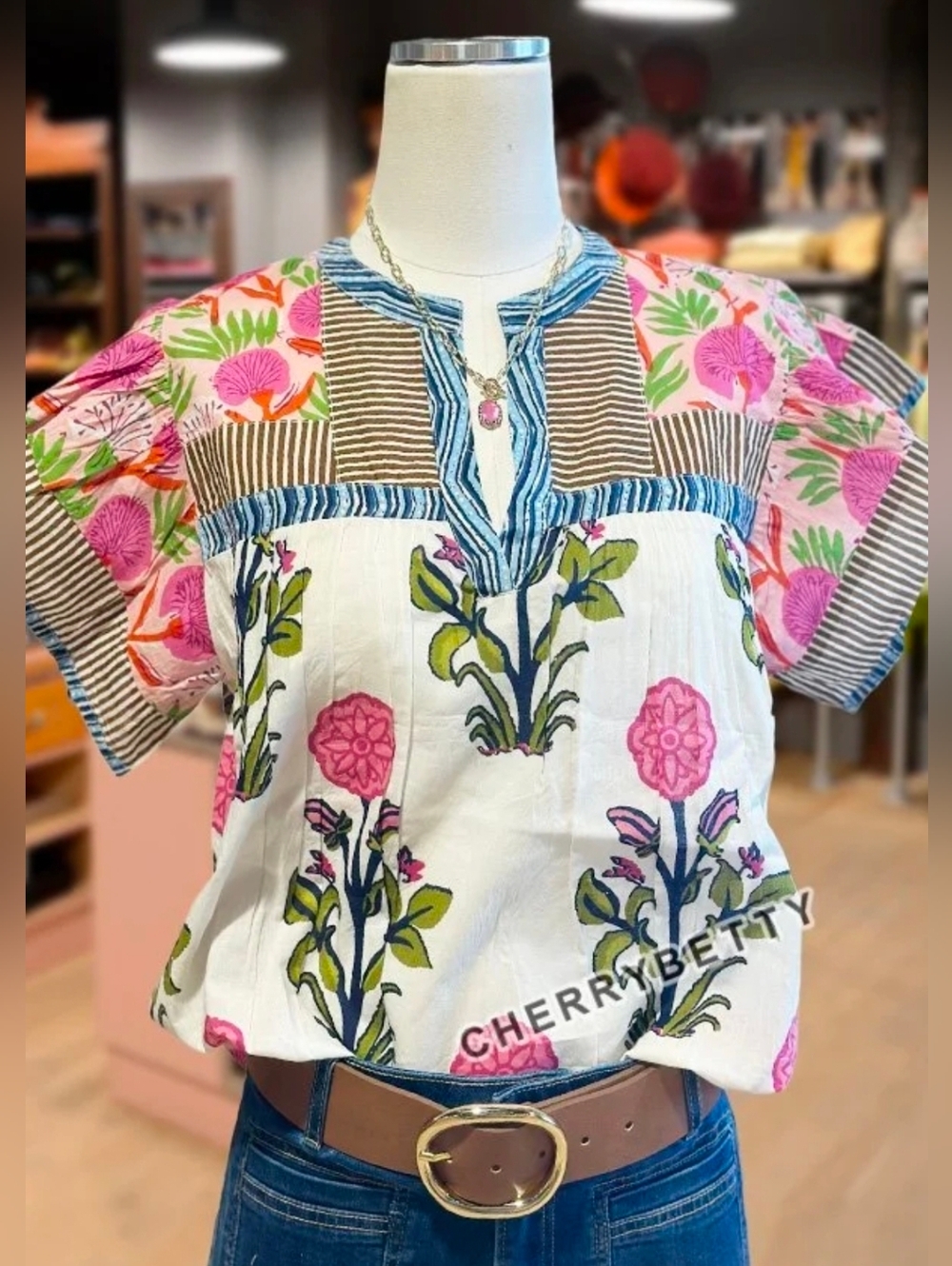 Floral Split-Neck Cotton Blouse in White and Pink - Picture 10 of 10
